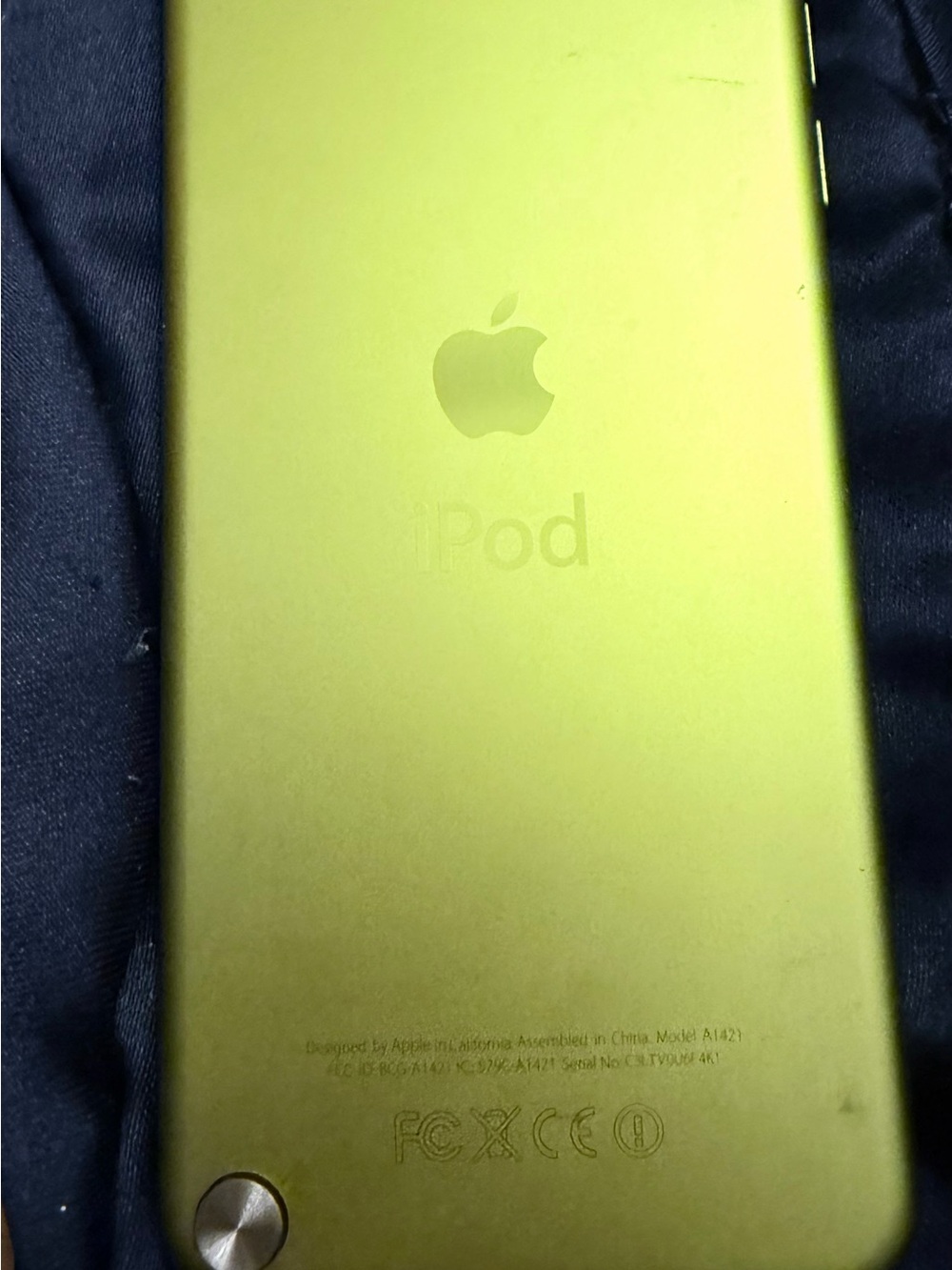 Vintage Apple 5th Gen I Pod - Picture 3 of 6